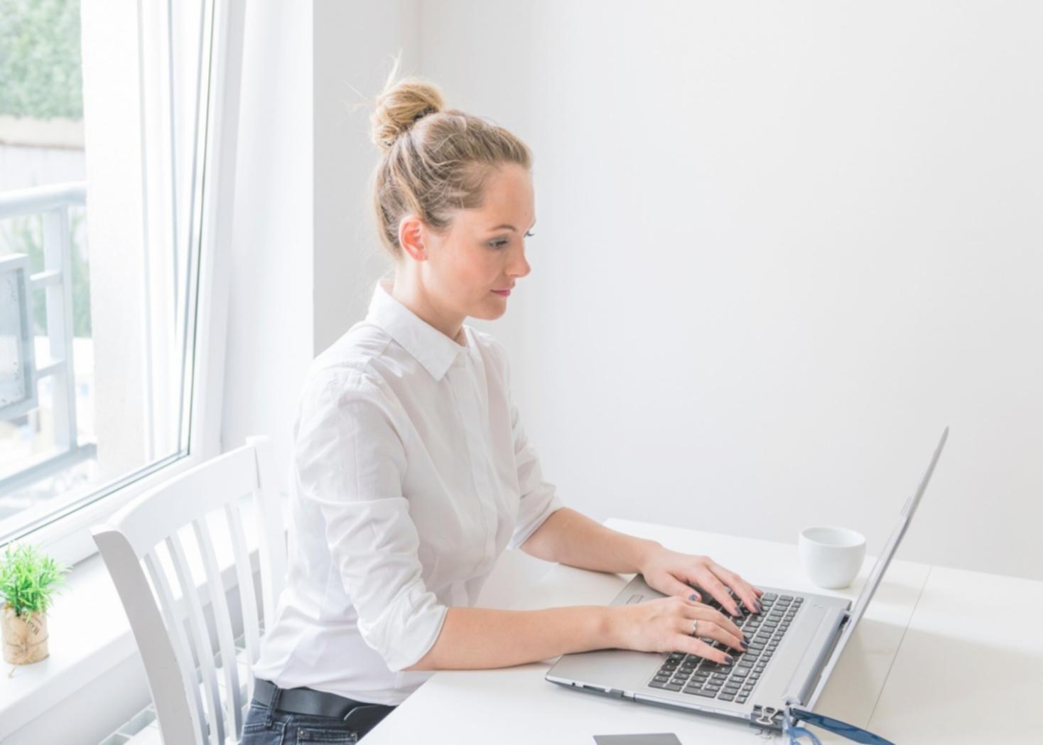 3D design studio with modeling software and creative assets